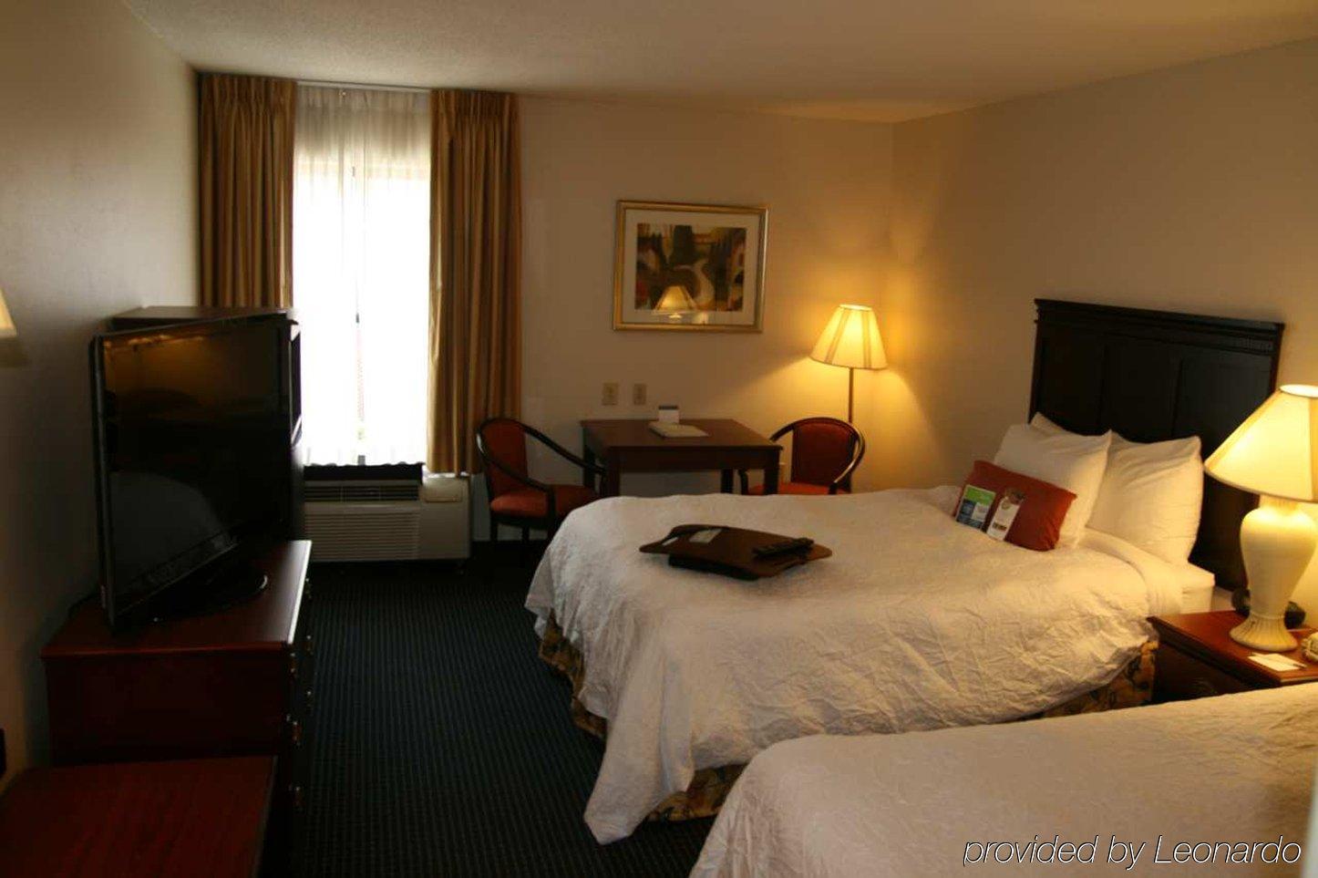 Hampton Inn Atlanta-Mall Of Georgia Buford Room photo