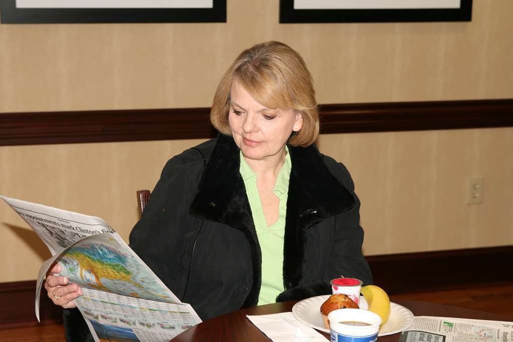 Hampton Inn Atlanta-Mall Of Georgia Buford Restaurant photo